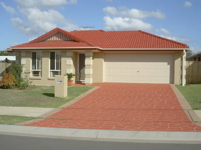 GREAT FAMILY HOME - HANDY LOCATION!