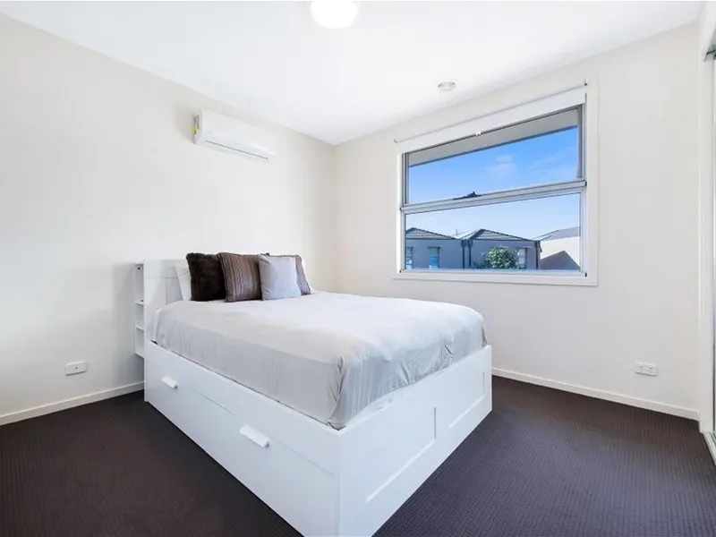 Contemporary living estate next to golf course