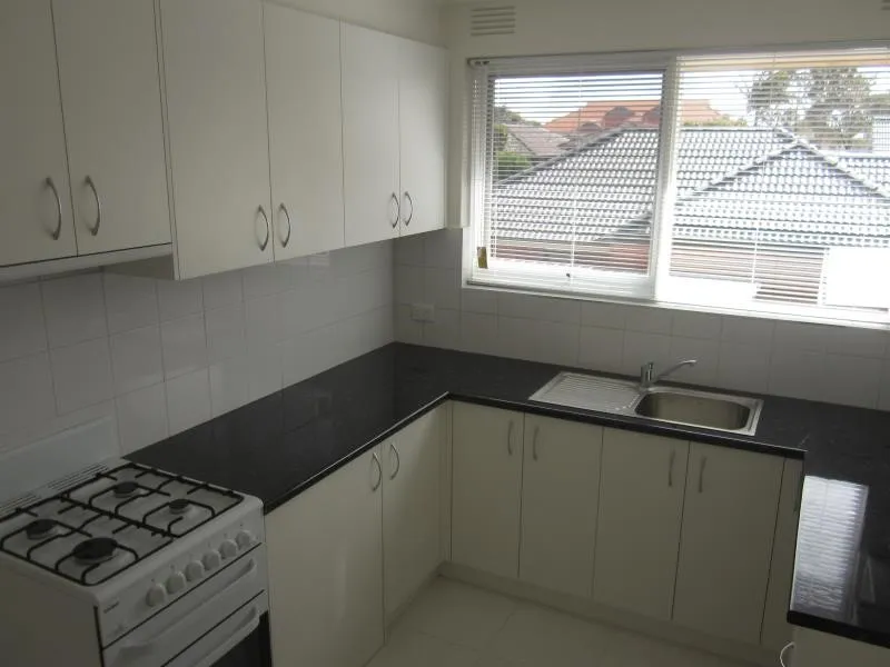 Walking distance to Ormond station