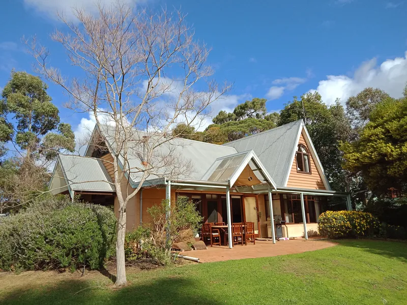 EVERYONE'S FAVOURITE MARGARET RIVER COTTAGE