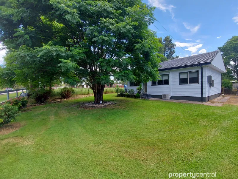 Country Style 3 Bedroom Home with Fireplace and Air-conditioning