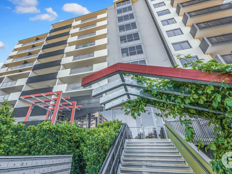 Penthouse Apartment- Quick Sale Wanted!