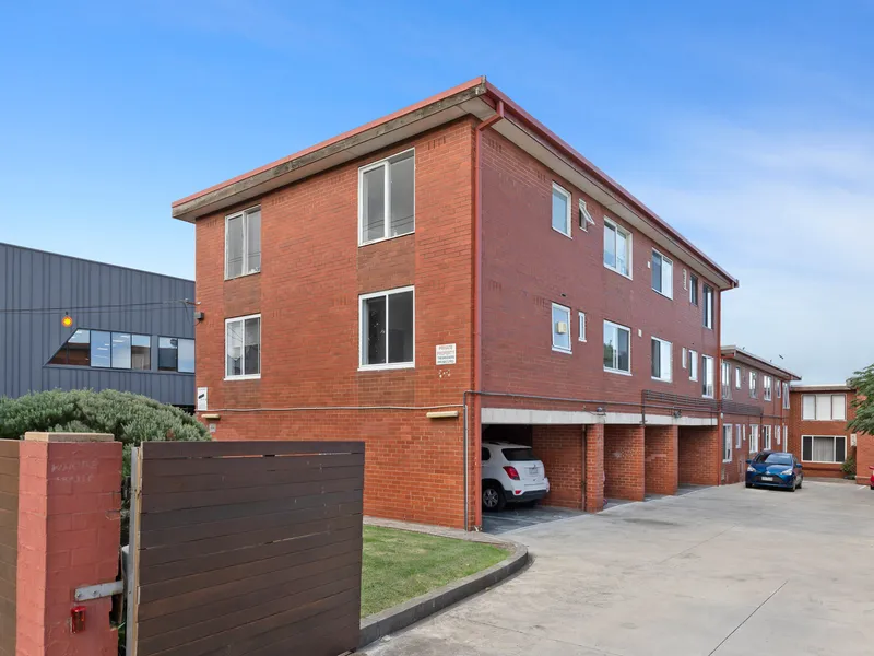 Classy Apartment with Titled Car Park
