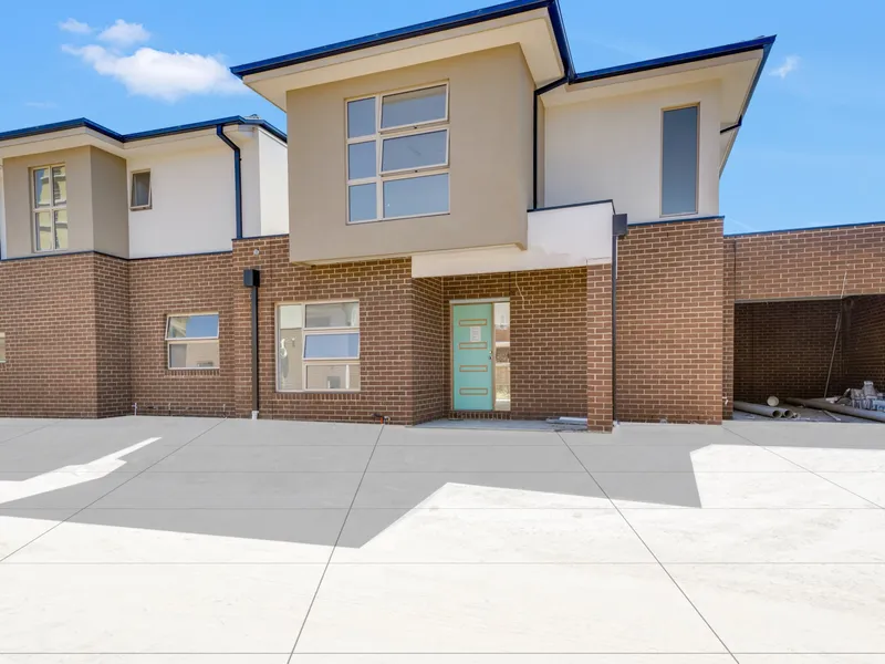 Impressive Townhouses In Prime Springvale South