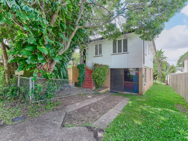 The Ideal Entry into Mitchelton or Knock Down and Rebuild Opportunity