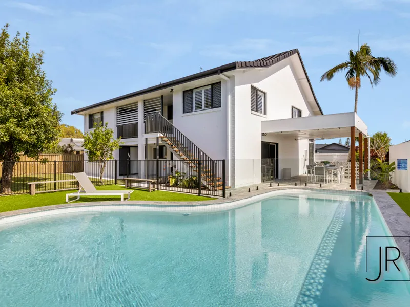 Central family home with sparkling pool