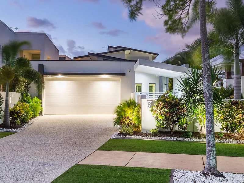 Stunning, North Facing, Luxury Living overlooking Grand Canal