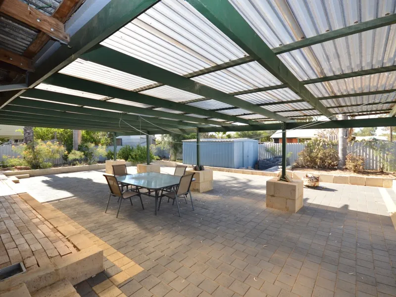 Close to the Golf and Bowling Club