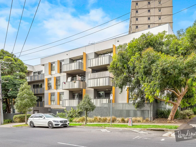 FANTASTIC LOCATION - TO BOOK AN INSPECTION PLEASE CONTACT RENDINA REAL ESTATE 9381 6500