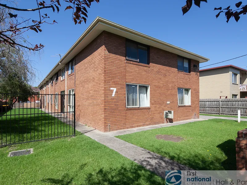 WELL PRESENTED TWO BEDROOM APARTMENT