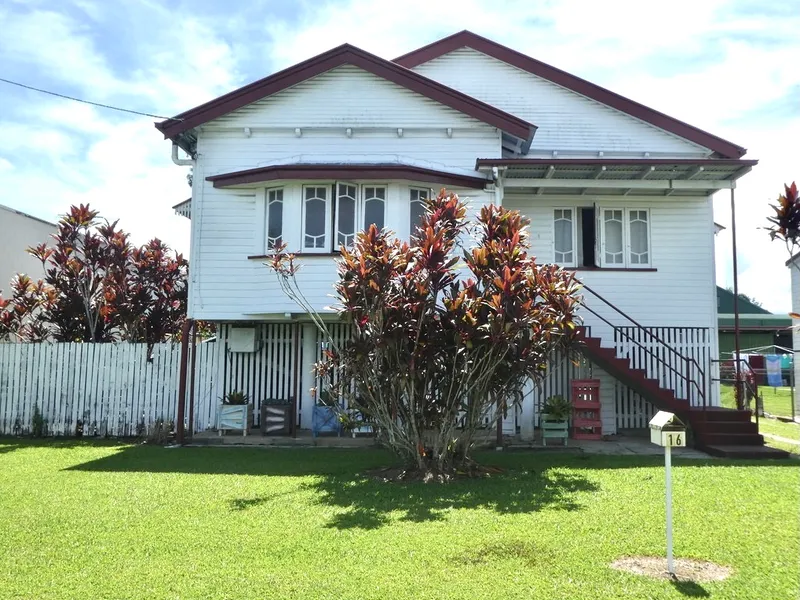 Queenslander on a large block in the Heart of Innisfail