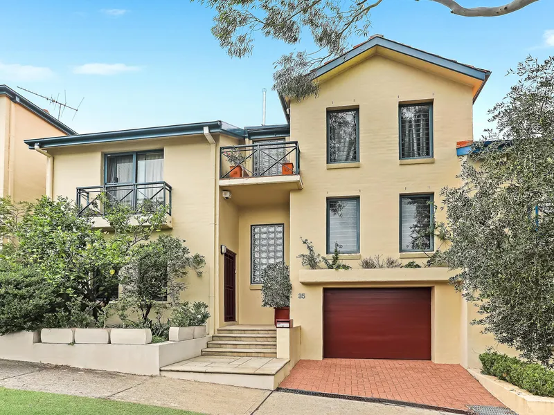 Superb Semi-Style Townhouse in Sought-After Coastal Enclave a Stroll to Clovelly Beach