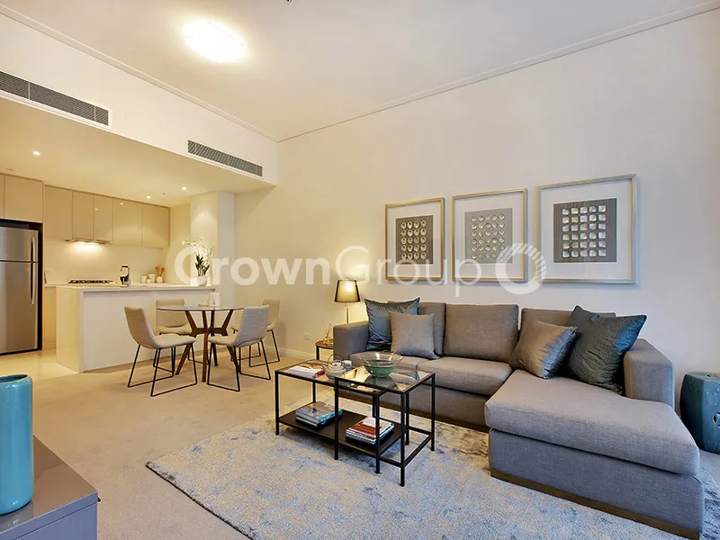 SPACIOUS 1 BEDROOM UNIT WITH PARKING!