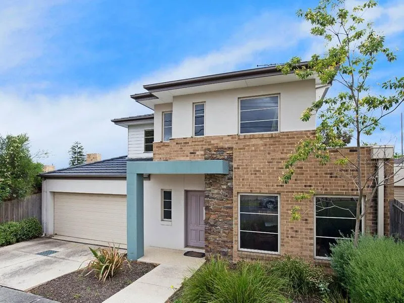 Modern townhouse with own street frontage!!