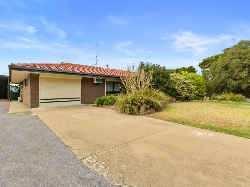 Large Family Home with Great Shedding