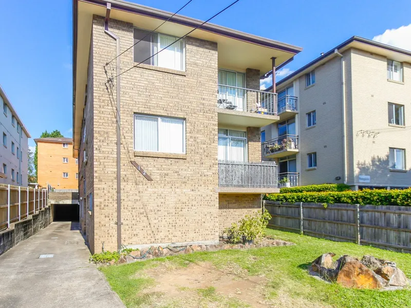 Studio Apartment In The Heart Of Gladesville