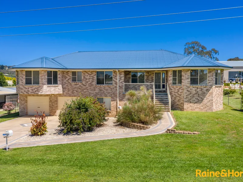 Immaculate Modern Mansion!