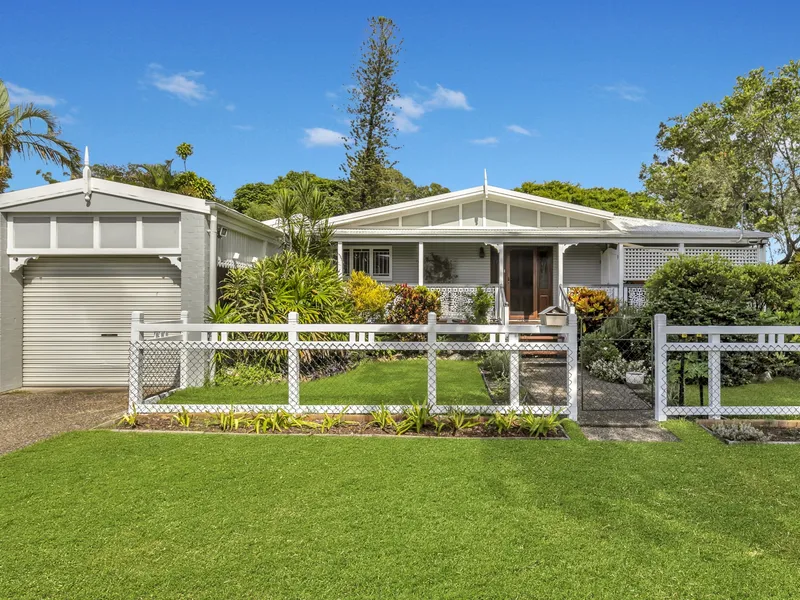 810M2 OF BLUE-RIBBON LIFESTYLE AND CHARACTER CHARM OVER TWO FLAT 405M2 LOTS