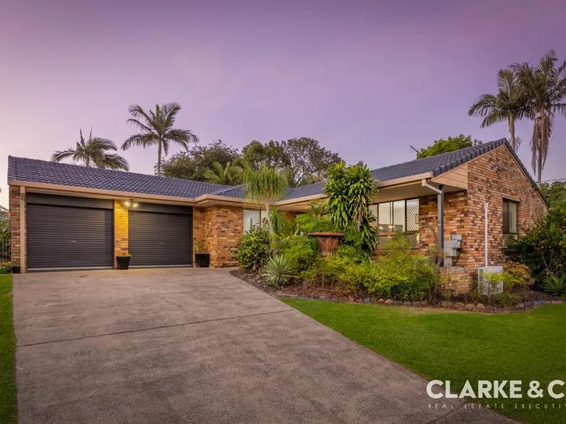 GREAT POSITION WITH POOL & SHED - 2206M2