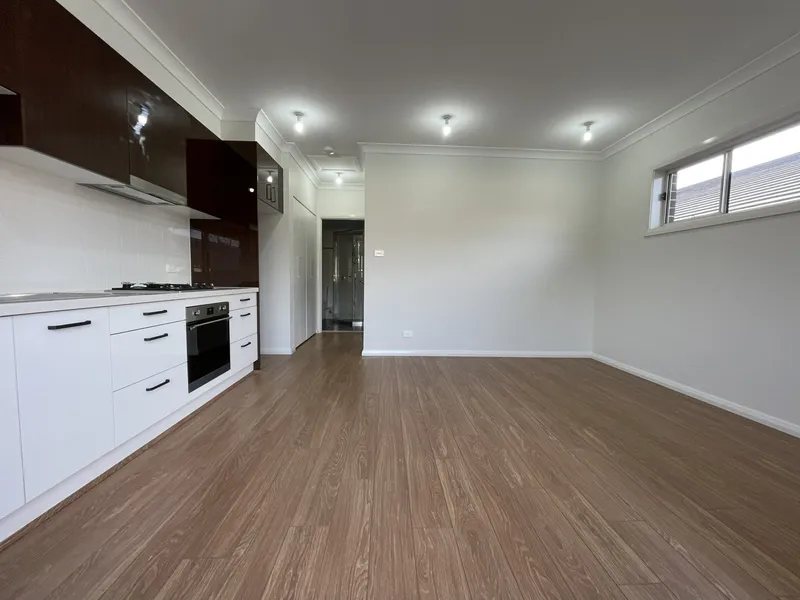 Convenient & Great Open Plan Granny Flat