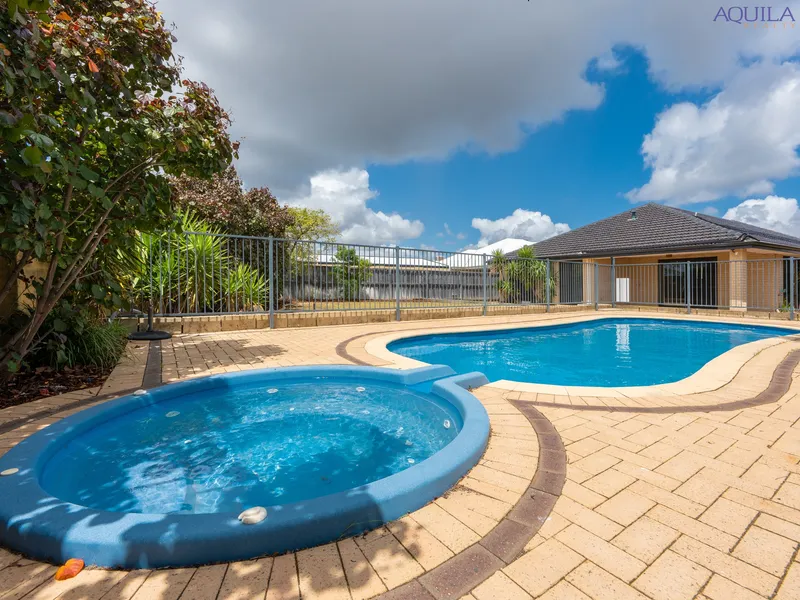 888sqm LOT, 286sqm HOME, POOL, SPA and 4, 5 OR 6 POSSIBLE BEDROOMS