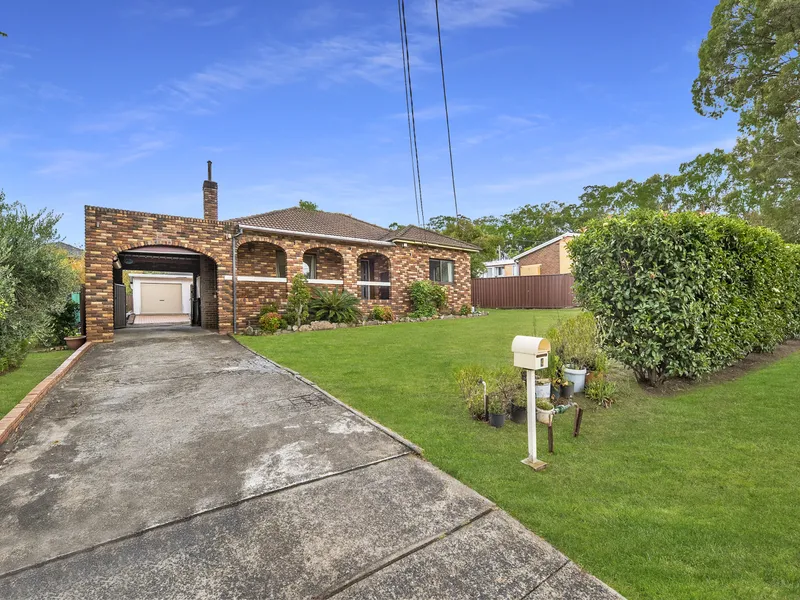 Wide 22 metre frontage !