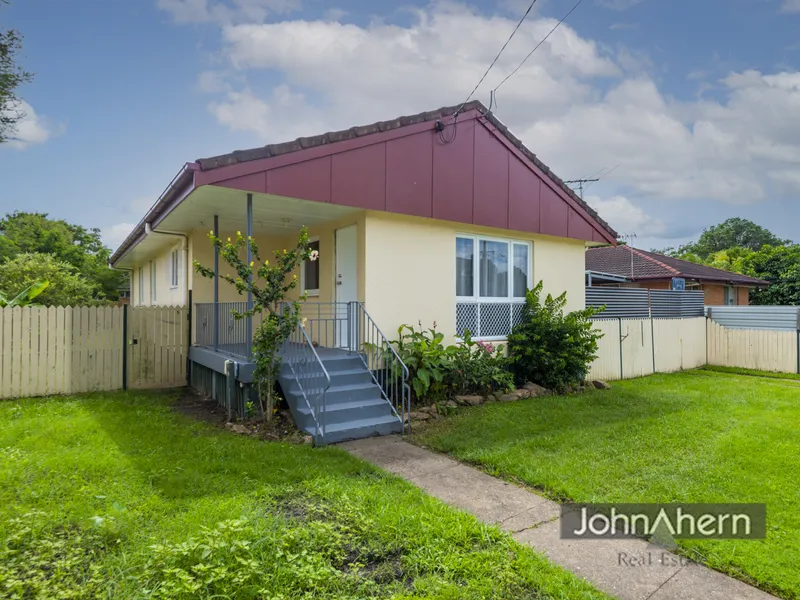 Spotless House...Walk to Kingston Station