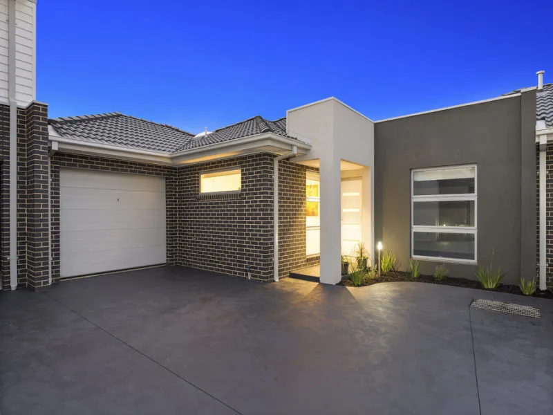 SINGLE STORY LUXURY LIVING