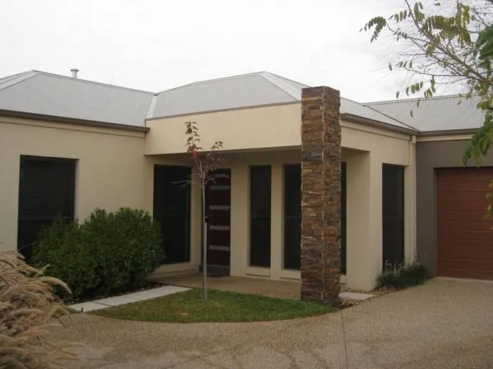 Townhouse 3 bedrooms with ensuite