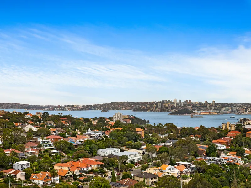 Stunning Panoramic City & Harbour Views Surround You