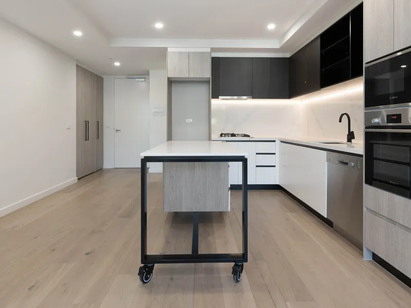 208 - East facing 2 Bed 2 Bath