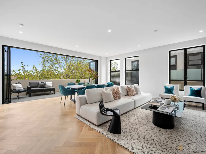 All-New Middle Brighton Indulgence with Family Allure