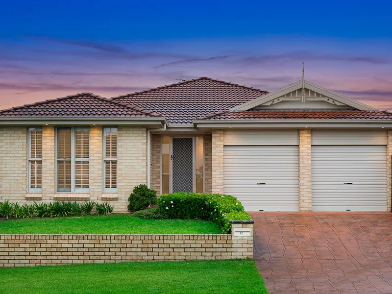 Low maintenance living in the heart of Castle Hill!