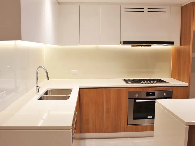 One bedroom apartment with roof top garden over looking sparkling water & city view with BBQ area.