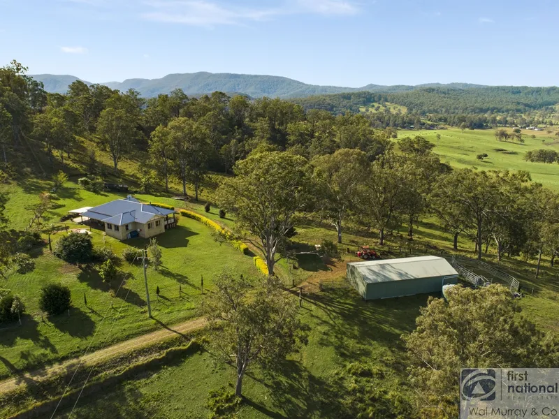 ACREAGE LIVING AT ITS BEST