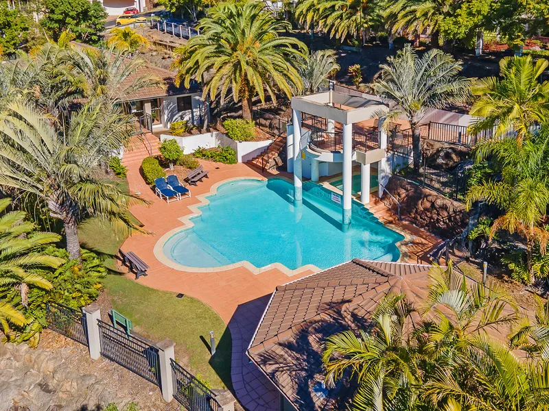 Exquisite Parkwood Residence in gated community