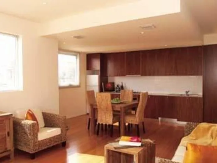 Heaps of space in a great location!!