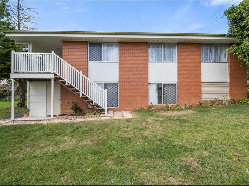 Only Minutes to Westridge Shopping Centre!