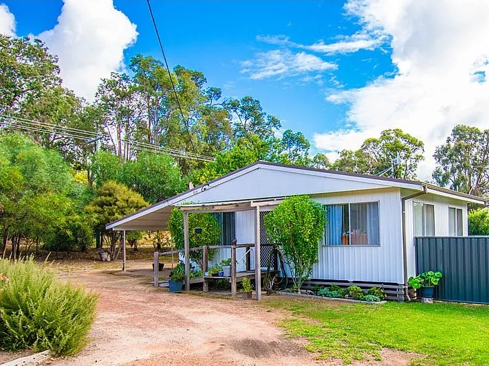 2 BEDROOM COTTAGE FOR RENT