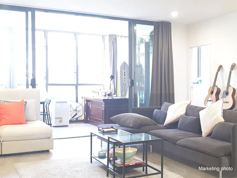 Oversized Private, Quiet Home, walk to the beach