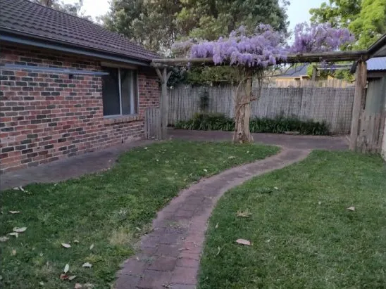 Granny flat in private central location