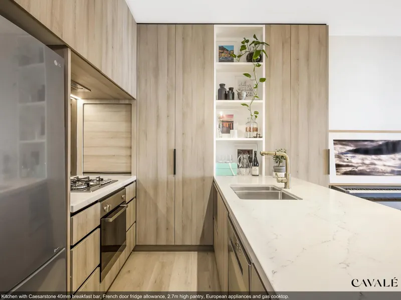 Luxurious 105m2 Signature Suite in Award Winning Lucent
