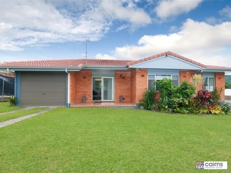 PRIME POSITION UPPER WHITFIELD AFFORDABLE LOW MAINTENANCE BRICK & TILE HOME LARGE FLAT BIG BACKYARD