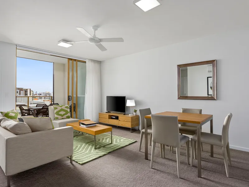 Fully Finished 1 Bedroom Apartment with a Car Space