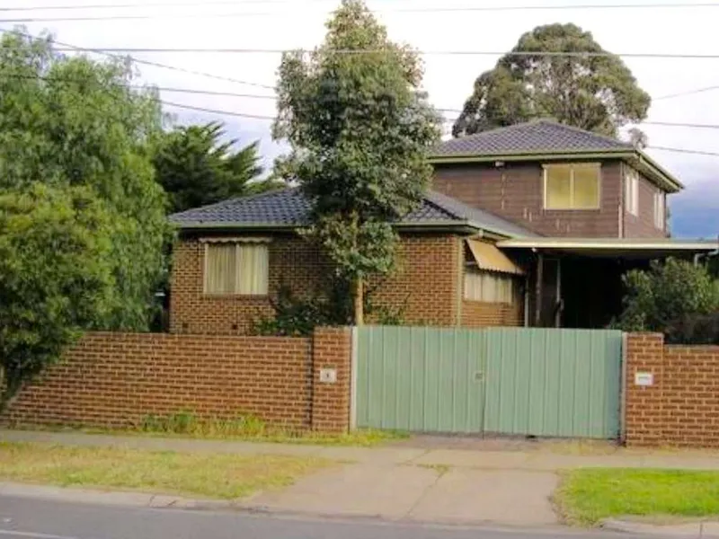 AN IMPECCABLY WELL PRESENTED HOME