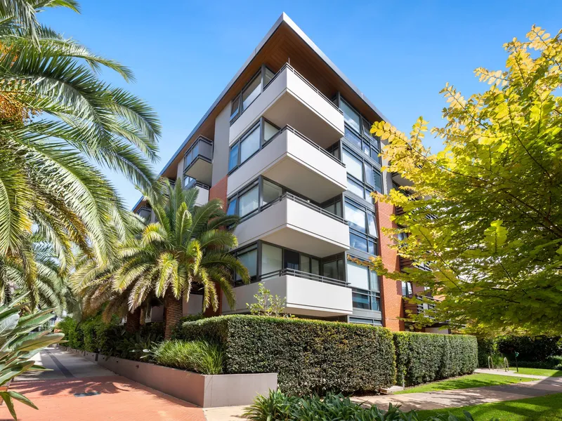 Stunning Apartment in Caulfield North