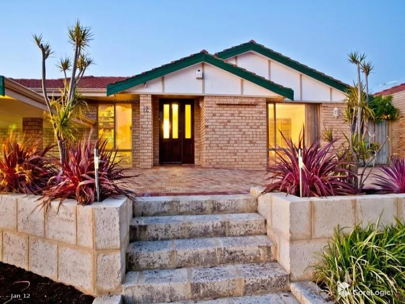 HILLARYS - SPACIOUS FAMILY HOME WITH GRANNY FLAT FOR THE EXTENDED FAMILY