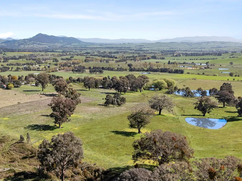 ESCAPE TO THE COUNTRY....IN YOUR OWN STYLE!