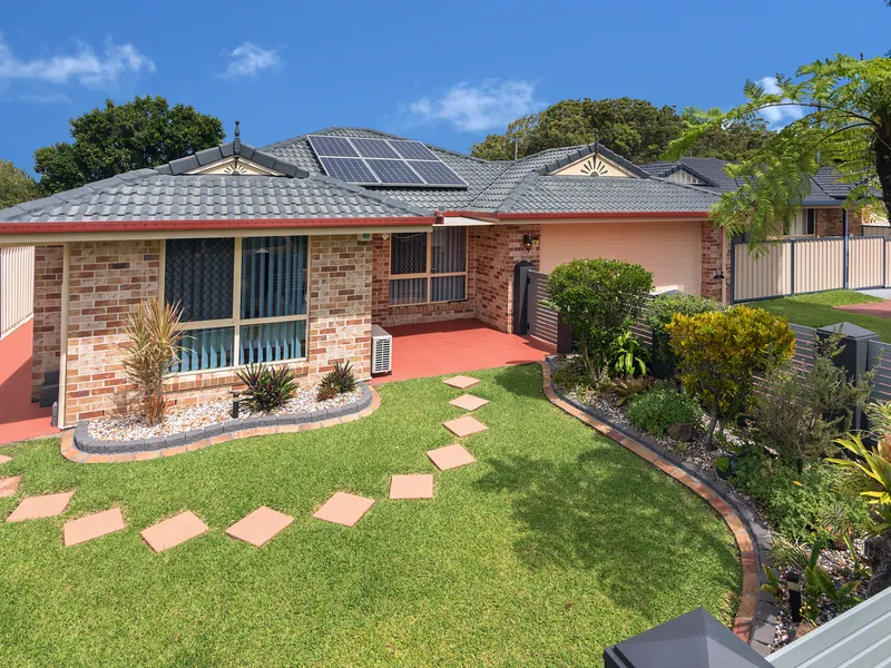 Single Level Open Plan Design, Elevated Cul-de-Sac Position