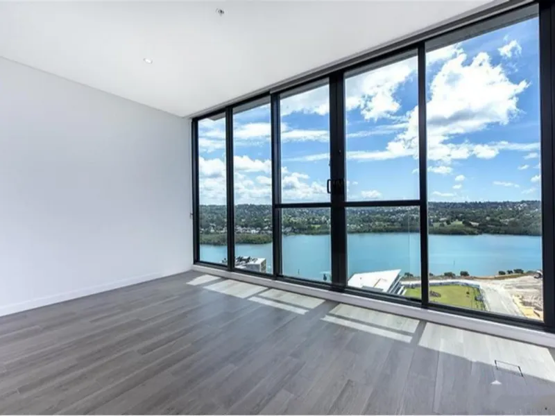 Marina Square! Nearly Brand New 1 Bedrooms apartment ! Just Above the Shopping Centre! To be the first to inspect!